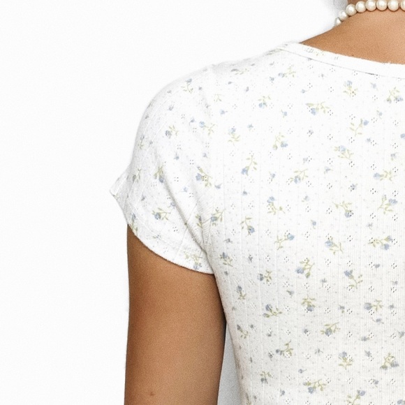 Brandy Melville floral top - Picture 2 of 3